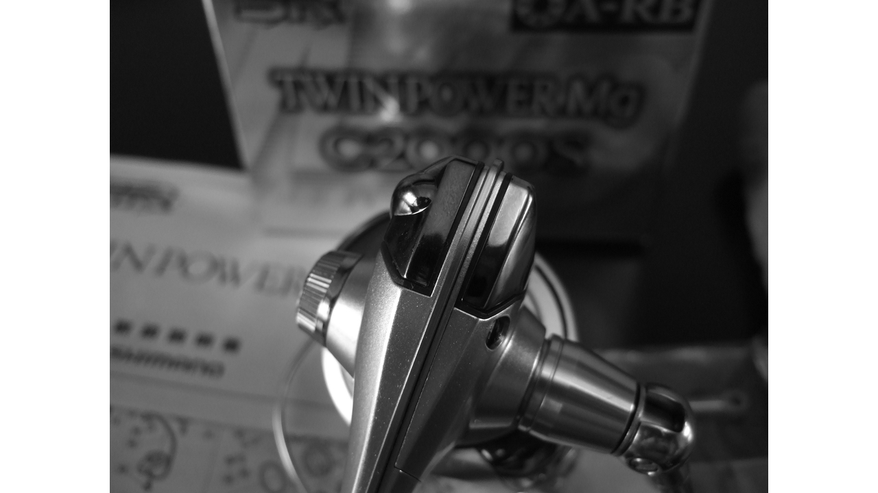 Shimano 06 twin power mg c2000s забронирована Shimano 06 twin power mg c2000s забронирована