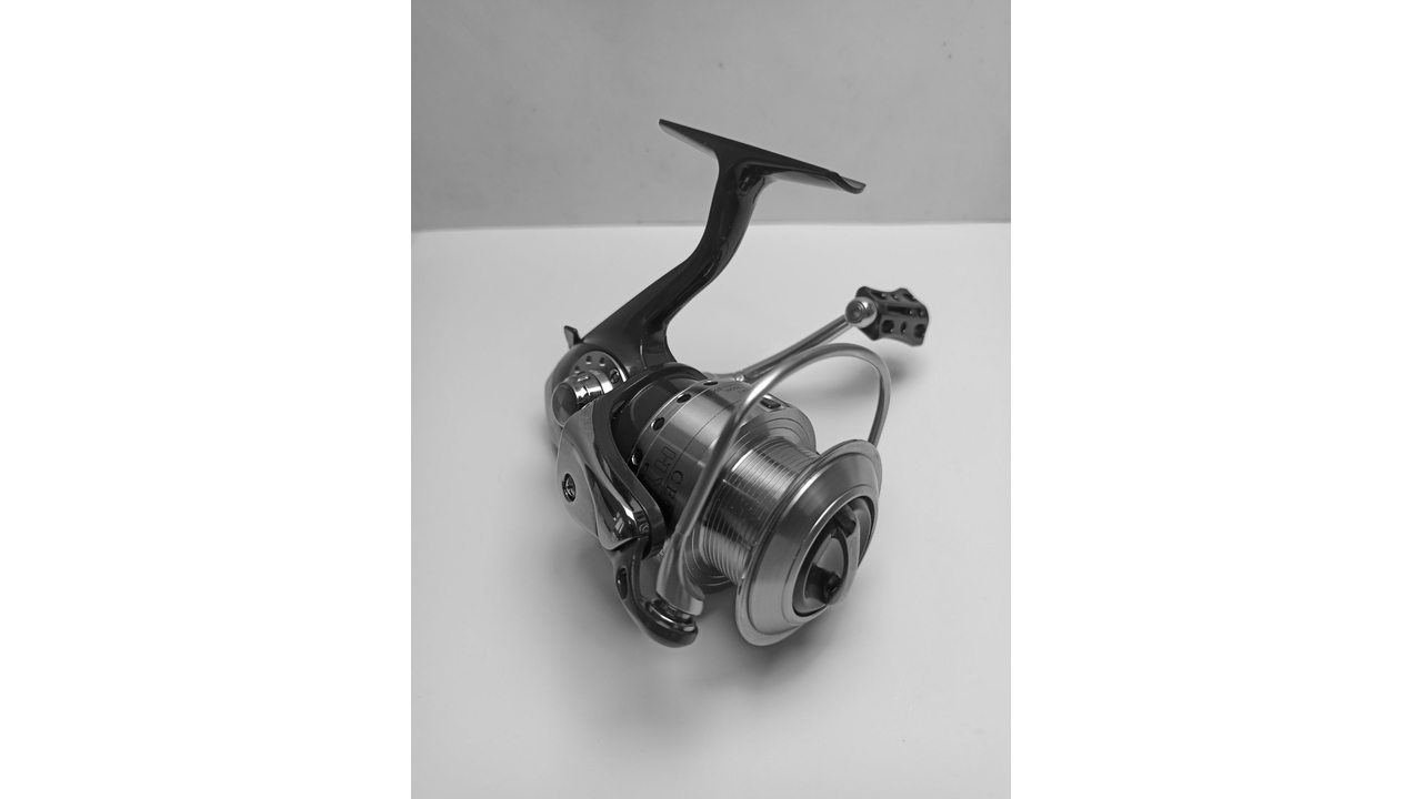 Катушка спиннинговая daiwa certate 04 3000 custom body