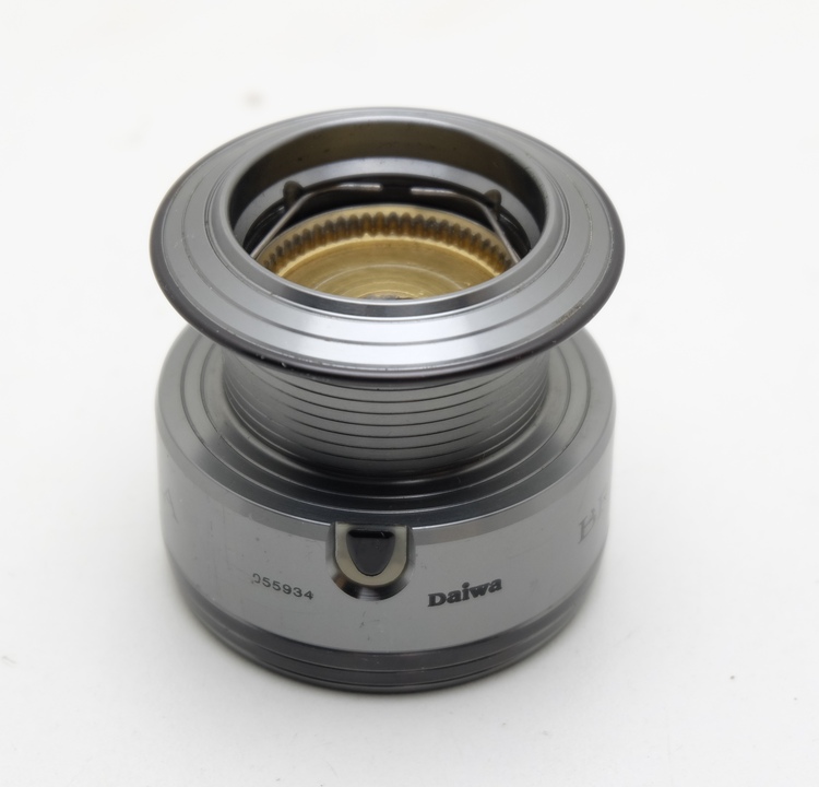 Шпуля daiwa bradia 2500