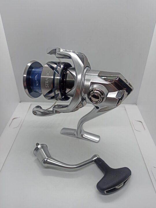 Катушка безынерционная shimano stradic 23 4000