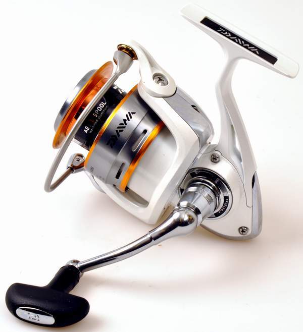 Пластиковые накладки корпуса daiwa exceller z 3000