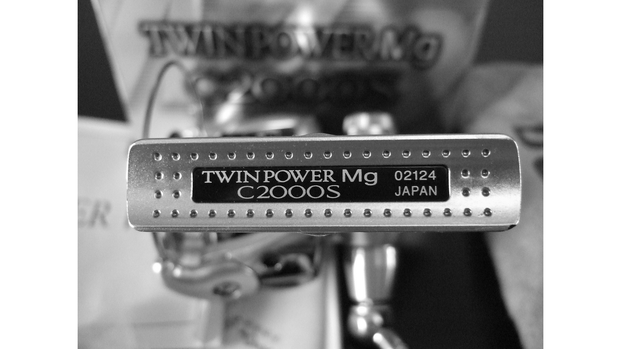 Shimano 06 twin power mg c2000s забронирована