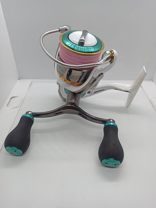 Катушка спиннинговая daiwa emeraldas 09 2506 Катушка спиннинговая daiwa emeraldas 09 2506