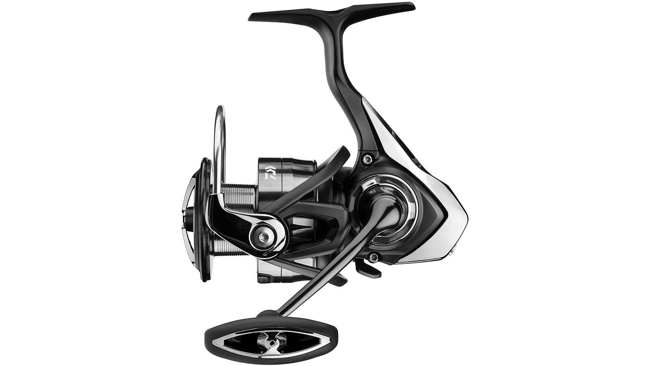 Шпуля daiwa 17 fuego lt 4000-c новая 