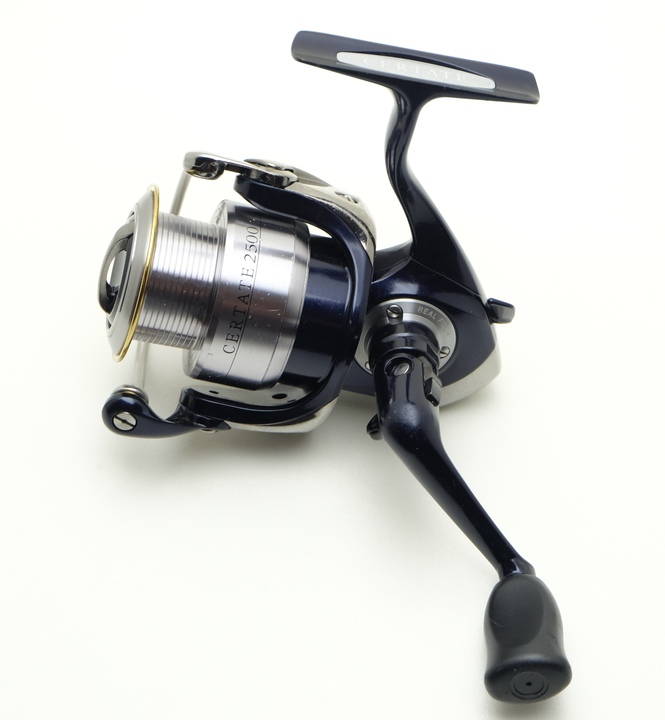 Катушка спиннинговая daiwa certate 04 2500 с то 