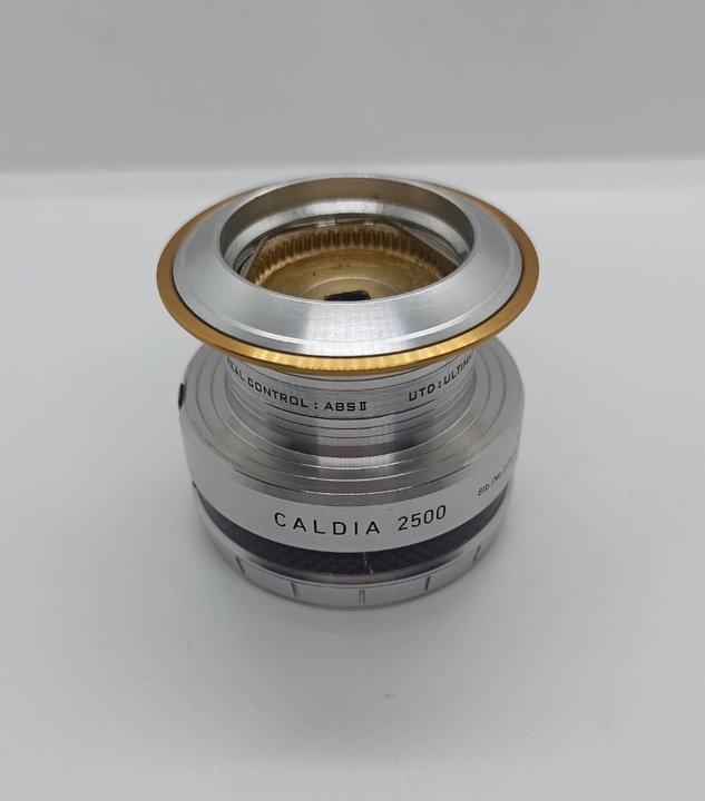 Шпуля 11 daiwa caldia 2500