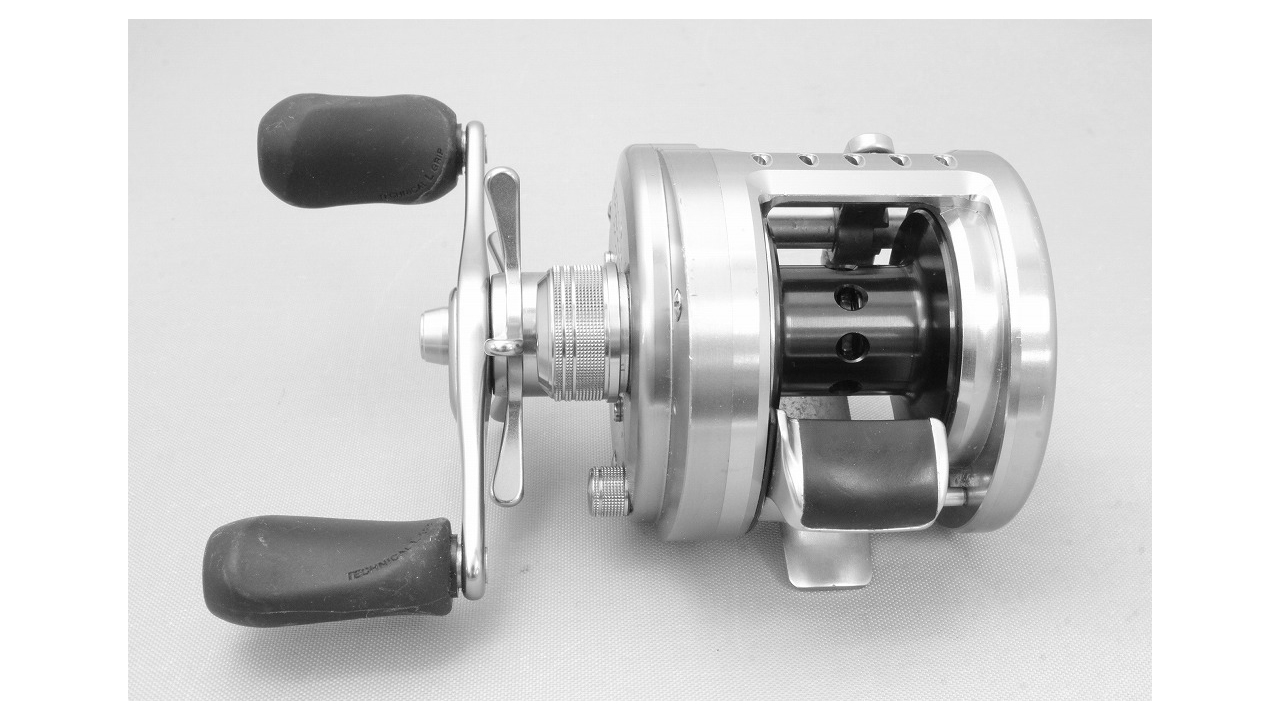 Shimano 09 calcutta conquest 201-dc baitcasting reel