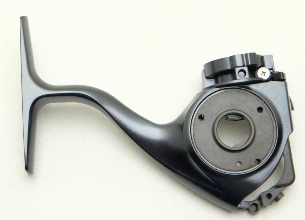 Корпус daiwa certate 13 3012h деталь на схеме 63, 64, 66-69