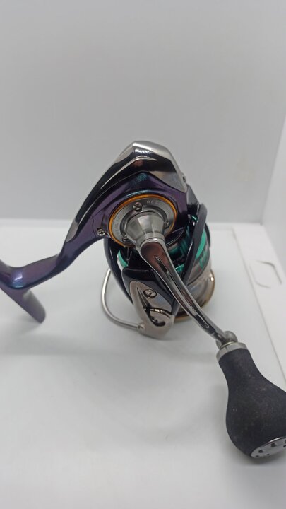 Катушка спиннинговая daiwa emeraldas 15 air 2508pe-h Катушка спиннинговая daiwa emeraldas 15 air 2508pe-h