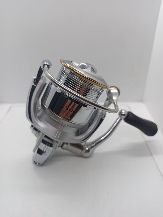 Катушка безынерционная daiwa luvias 07 2506