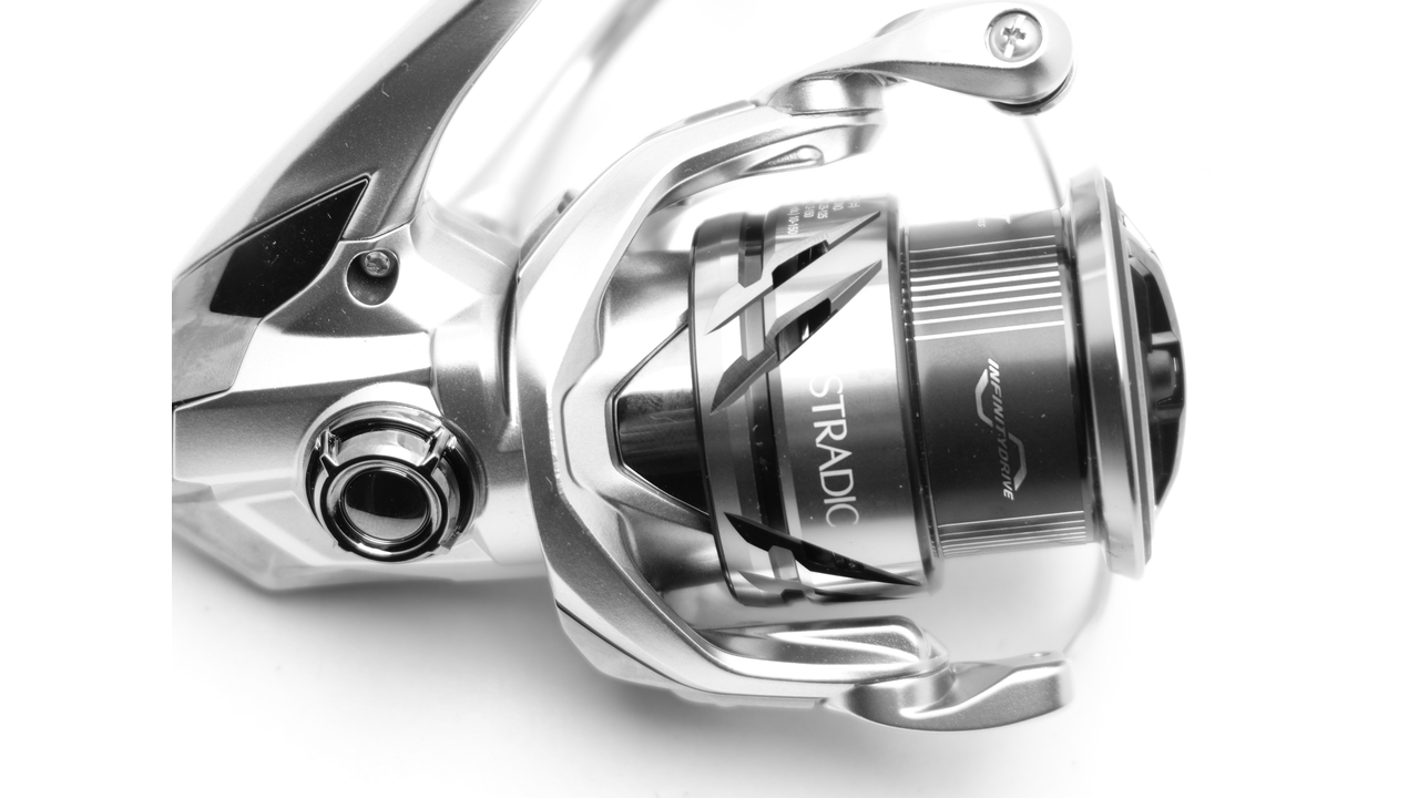 Катушка спиннинговая shimano stradic 23 3000mhg новая Катушка спиннинговая shimano stradic 23 3000mhg новая