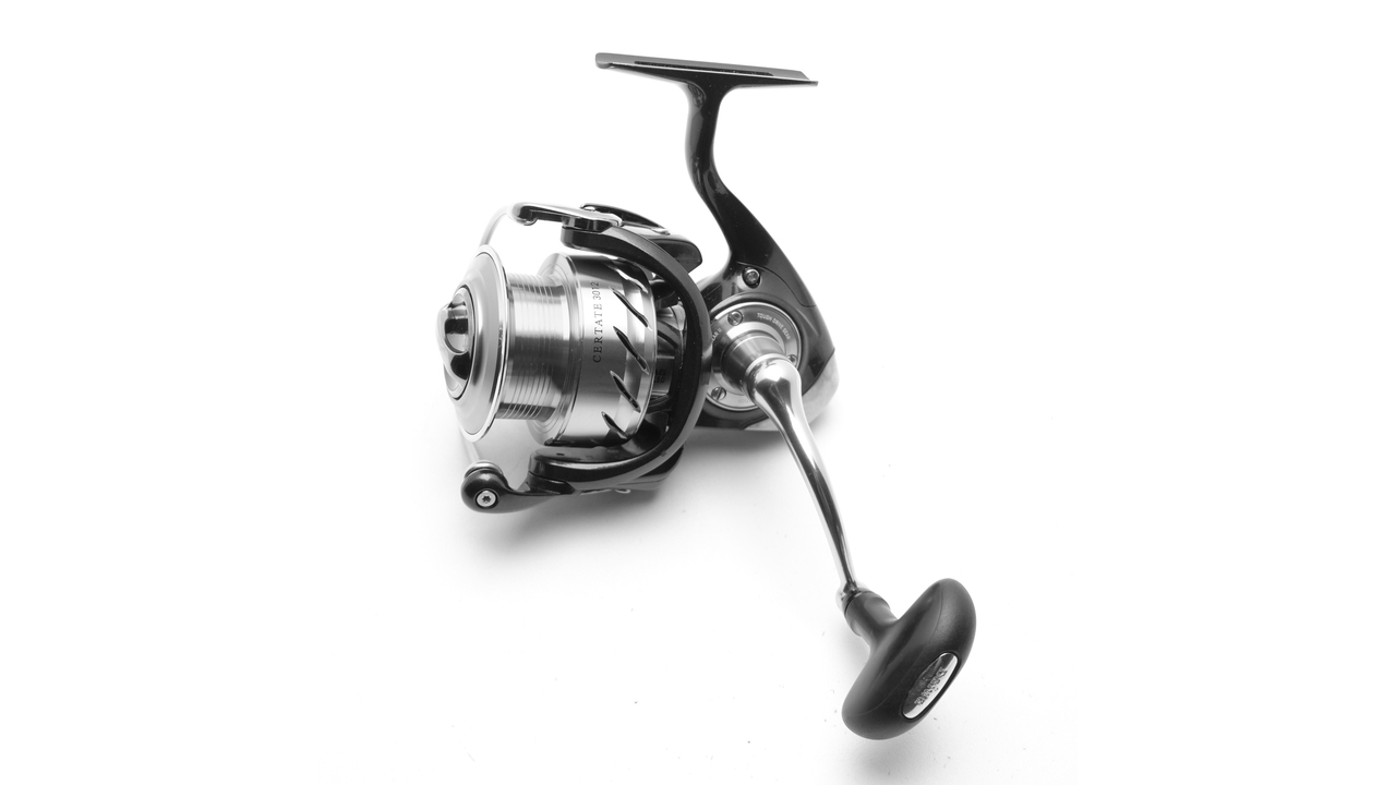 Катушка cпиннинговая daiwa certate 10 3000 суперцена!