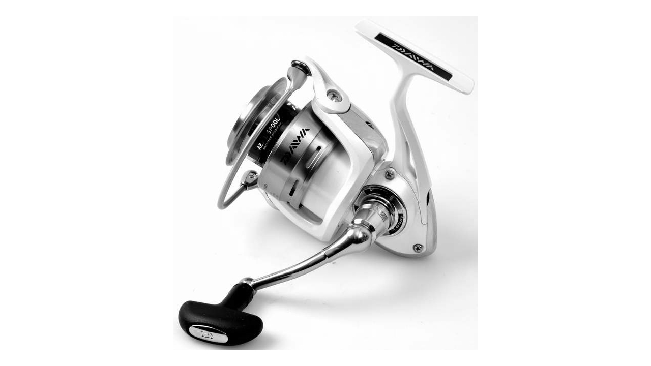 Пластиковая крышка корпуса daiwa exceller z 3000