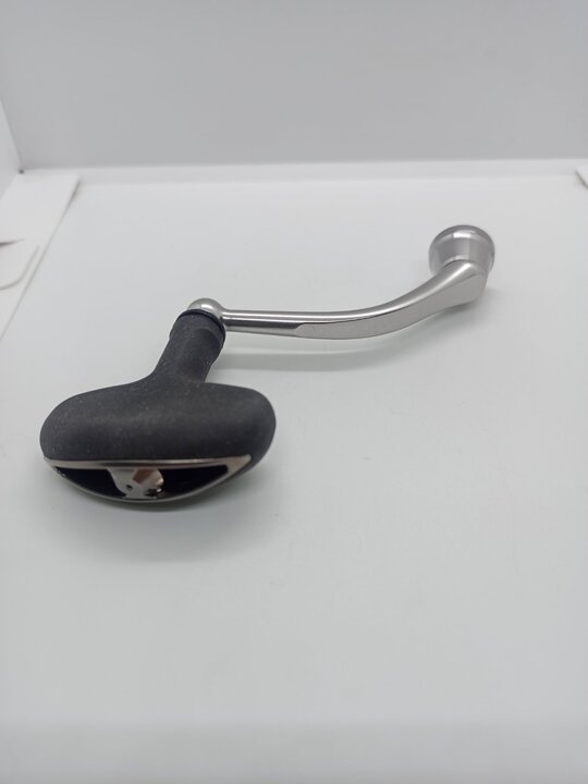 Ручка daiwa 24 certate 4000 плечо 60 мм