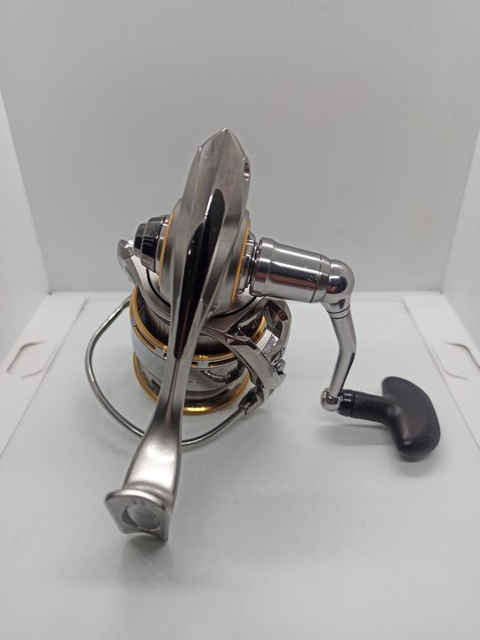 Катушка спиннинговая daiwa exist 05 3012