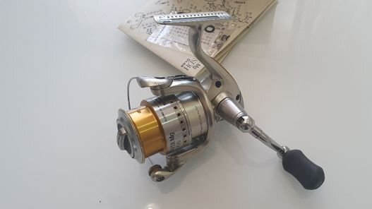 Крышка корпуса c накладкой shimano twinpower 06 2500s