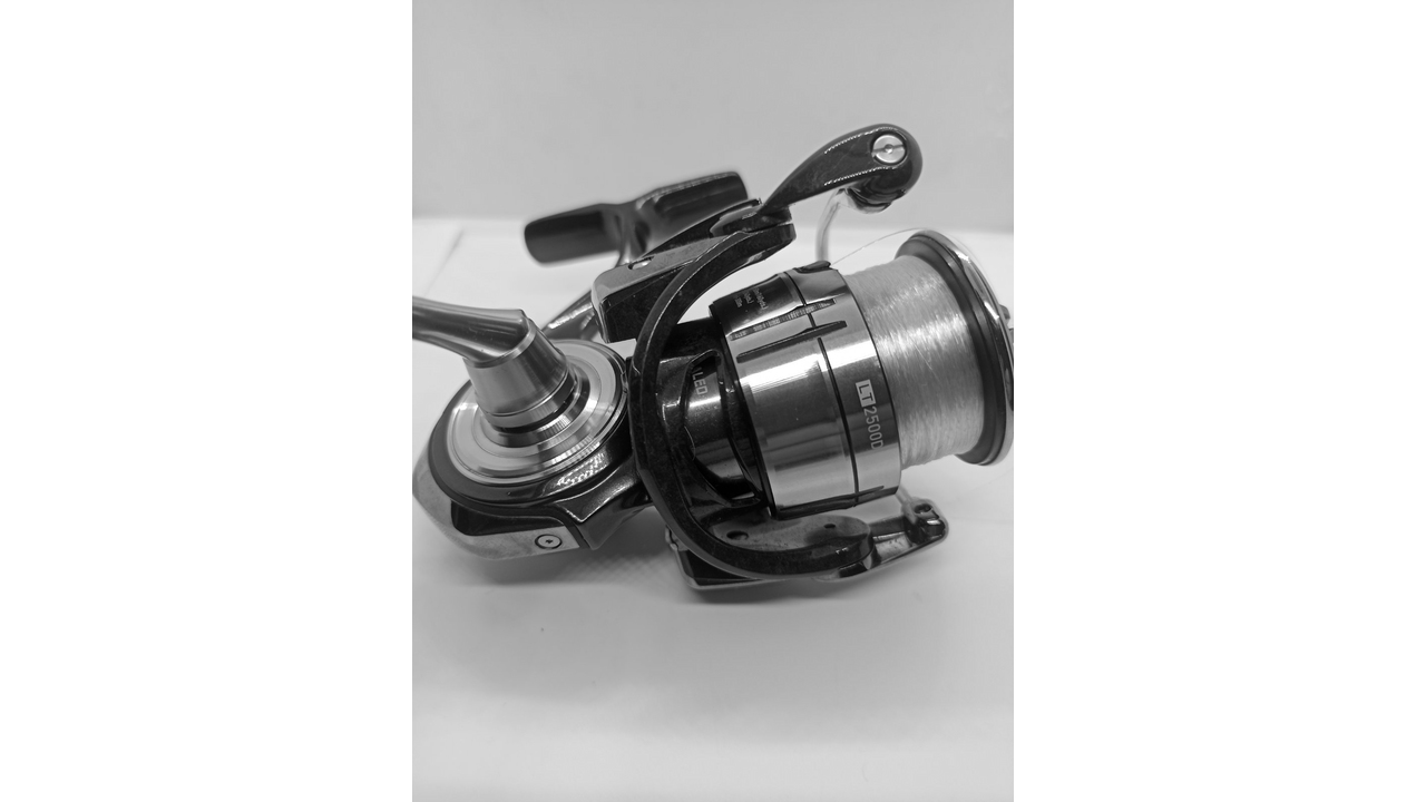 Катушка спиннинговая 19 lt certate 2500 Катушка спиннинговая 19 lt certate 2500