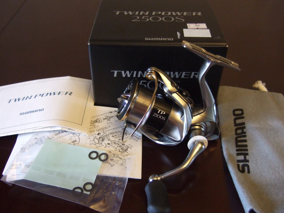 Катушка спиннинговая shimano 15 twin power 2500s