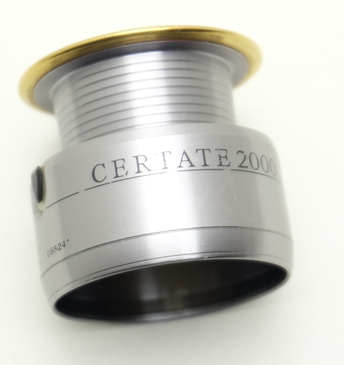 Шпуля daiwa certate 04 2000