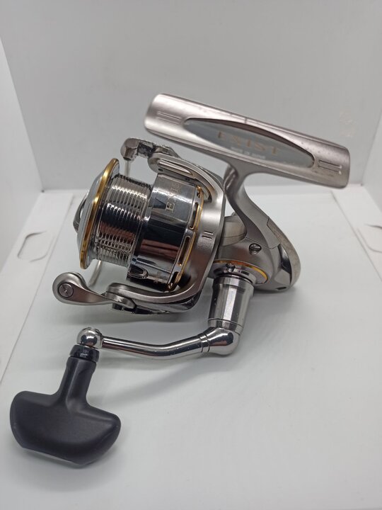 Катушка спиннинговая daiwa exist 05 3012