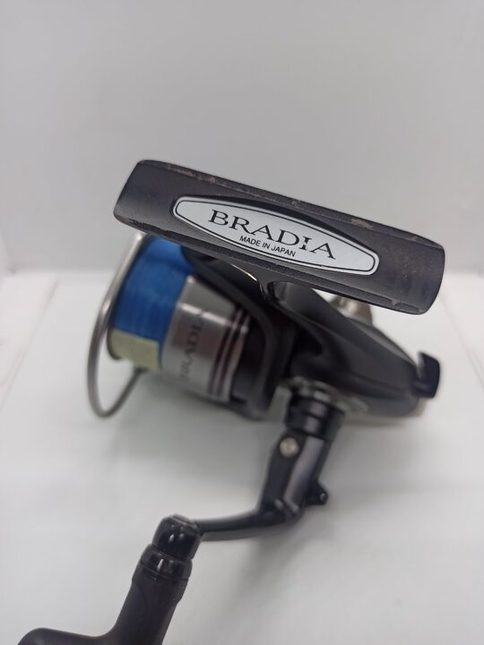 Катушка спиннинговая daiwa bradia 2500r