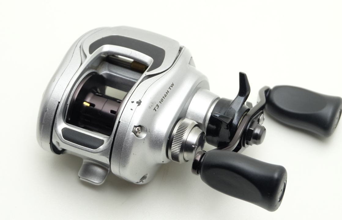 Гайка ручки handle nut  daiwa t3 1016h-tw деталь на схеме под номером 107