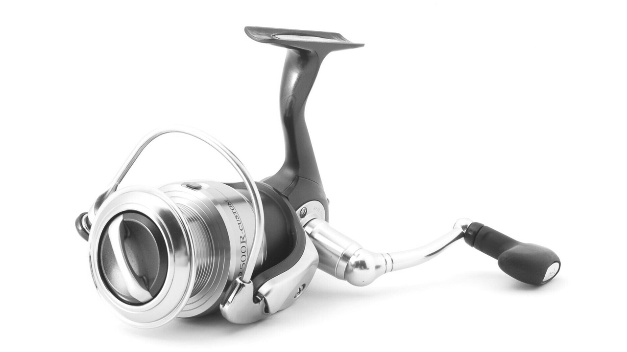 Корпус с крышкой daiwa certate 06 2500r custom деталь под номером 51, 65