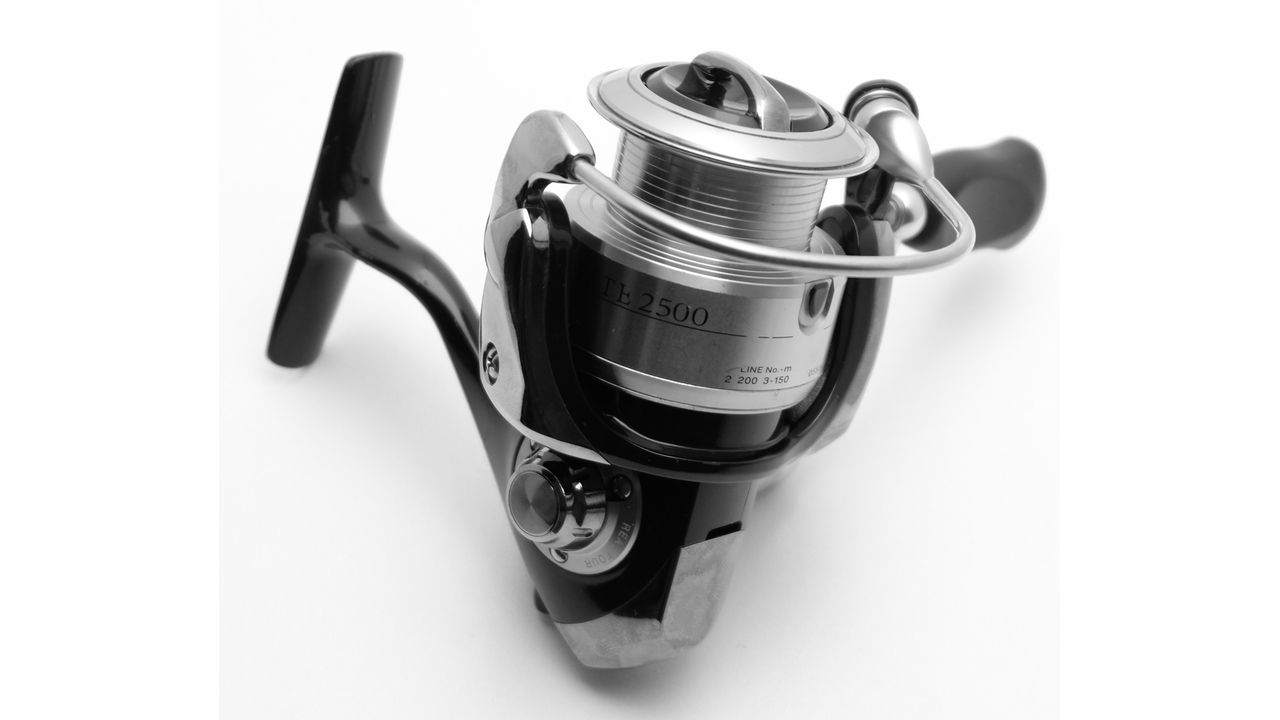 Катушка спиннинговая daiwa certate 04 2500 суперцена!