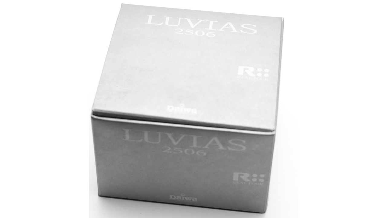 Катушка спиннинговая daiwa luvias 07 2506 новогодняя цена!