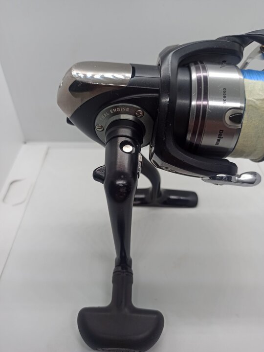 Катушка спиннинговая daiwa bradia 2500r