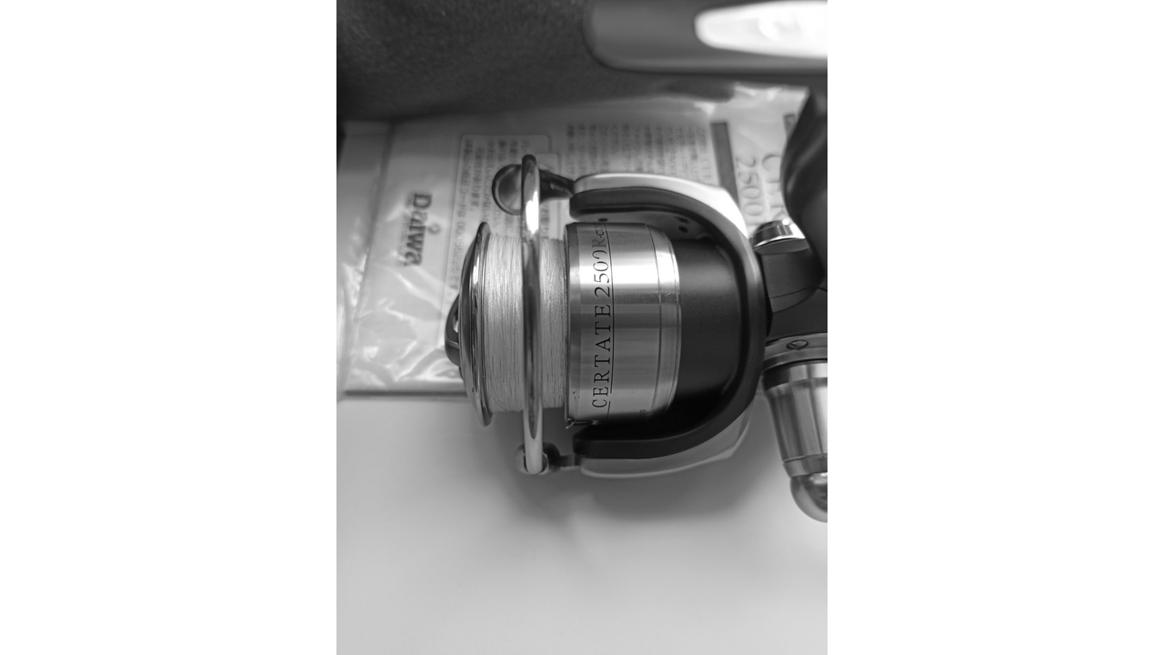 Катушка спиннинговая daiwa certate 2500-r сustom