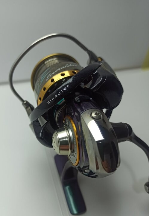 Катушка спиннинговая daiwa emeraldas 15 air 2508 pe-h