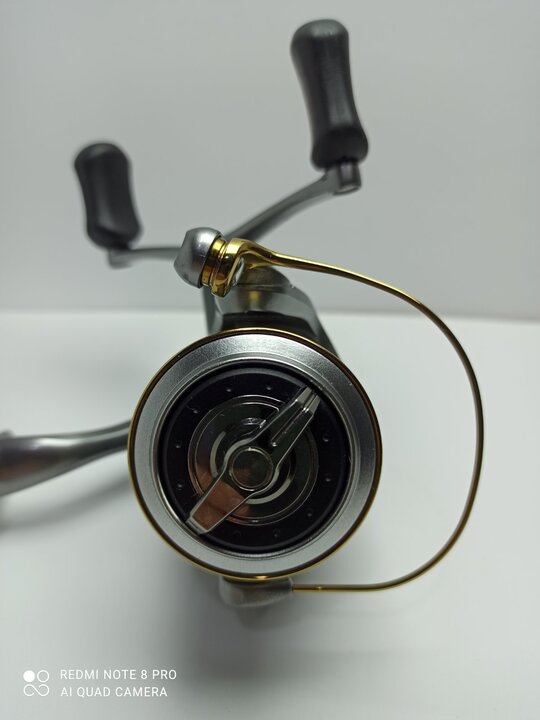 Катушка спиннинговая shimano twinpower 11 c3000sdh Катушка спиннинговая shimano twinpower 11 c3000sdh