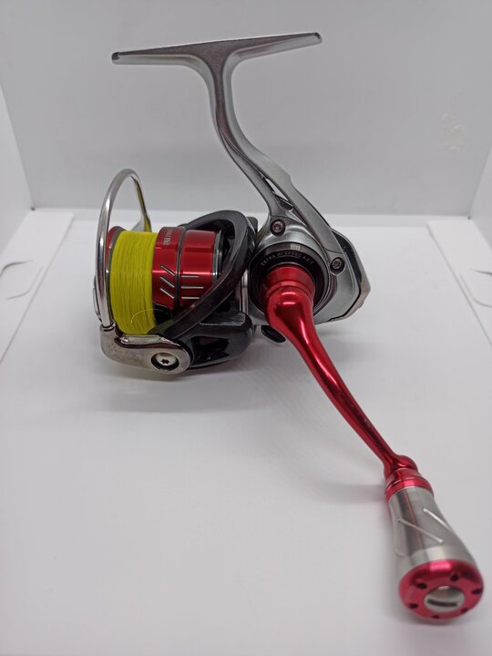 Катушка безинерционная daiwa 18 caldia lt2000