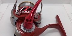 Катушка безынерционная daiwa custom body 2500